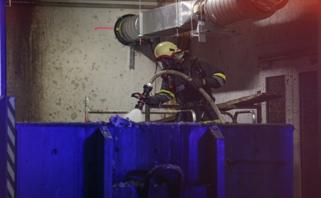 Brand bei einem Fettwarenproduktionsbetrieb in Wels-Vogelweide