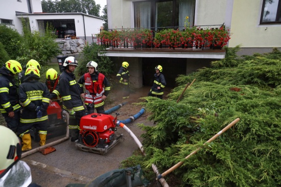 Heftiges Gewitter mit Starkregen sorgt für zahlreiche Einsätze der Feuerwehren in Oberösterreich