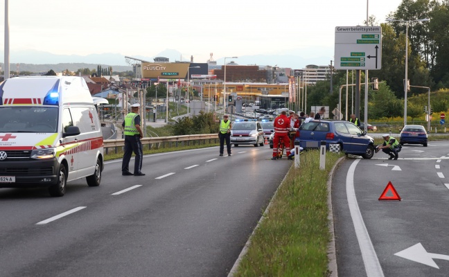 Verkehrsunfall auf Kremstalstrae in Leonding fordert eine verletzte Person