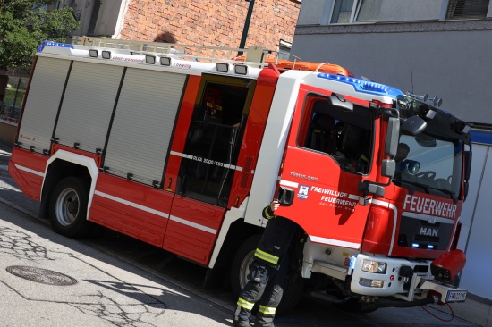 Defekter Beleuchtungskrper in einem Geschftslokal in Wels-Innenstadt fhrt zu Feuerwehreinsatz