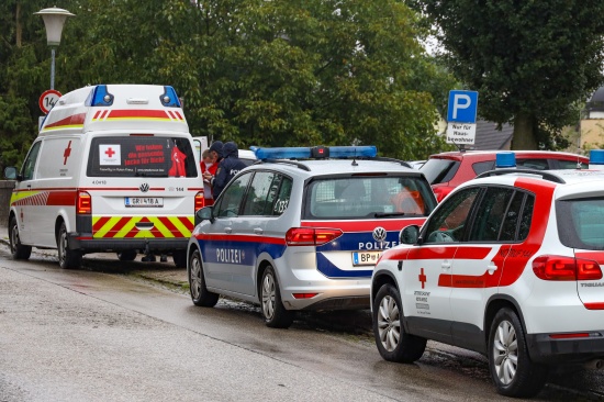Personenrettung: Feuerwehr und Notarzt nach Ereignis in der Trattnach bei Grieskirchen im Einsatz