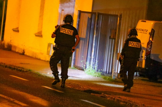 N�chtlicher Gro�einsatz der Polizei nach Sch�ssen in Wels-Innenstadt