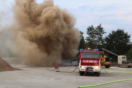 Feuerwehr konnte Brand eines Löschkalk-Silos rasch runter Kontrolle bringen