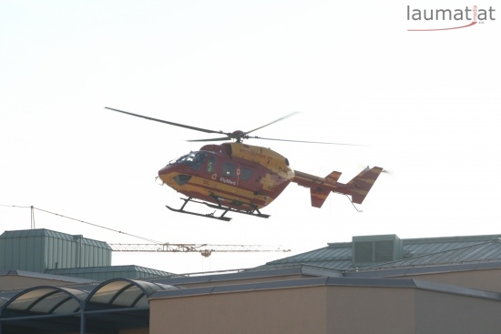 Airmed 2 startet nach seinem letzten Einsatz vom Klinikum Wels Richtung Sttzpunkt