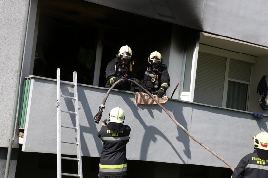 Zimmerbrand in einem Mehrparteienhaus in Wels-Lichtenegg