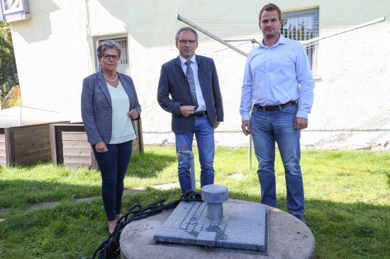 Landesrat Wolfgang Klinger (FPÖ) besichtigte bei Arbeitsgespräch verunreinigte Hausbrunnen