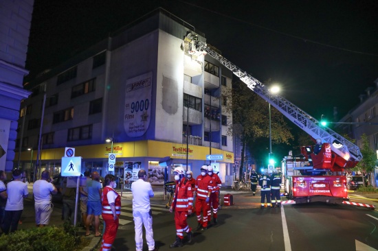 Wohnung in Vollbrand: E-Scooter drfte Brand in Wels-Innenstadt ausgelst haben