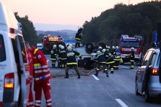Schwerer Verkehrsunfall auf der Westautobahn bei Vorchdorf