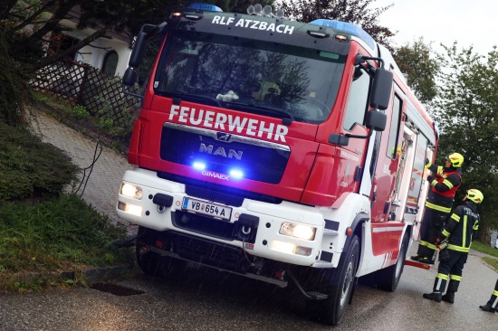 Feuerwehr bei Zimmerbrand in Atzbach im Einsatz