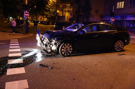Kreuzungscrash in Welser Innenstadt fordert zwei Leichtverletzte