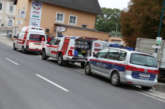 Notarzteinsatz nach Verkehrsunfall mit Fußgänger in Stadl-Paura