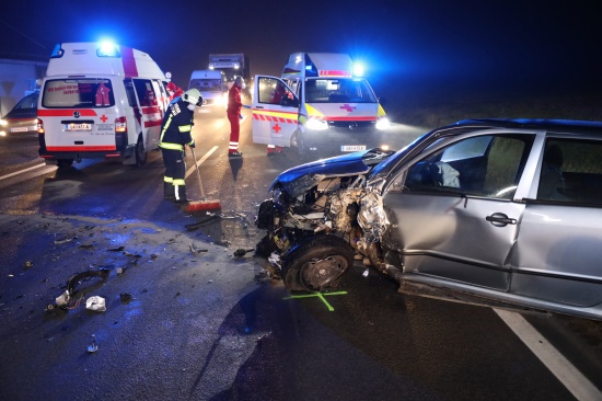 Schwerer Verkehrsunfall auf Innviertler Strae bei Grieskirchen fordert zwei Verletzte