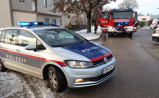 Drei Feuerwehren bei Brand in einem Wohnhaus in Hörsching im Einsatz