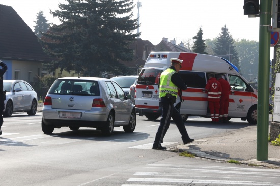 Fugnger auf Schutzweg von Fahrzeug erfasst und erheblich verletzt
