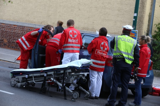 Schwerer Verkehrsunfall nach internem Notfall in der Welser Innenstadt