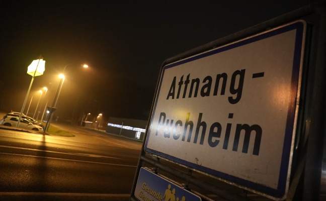 Zwei Feuerwehren zu Brandeinsatz nach Attnang-Puchheim alarmiert