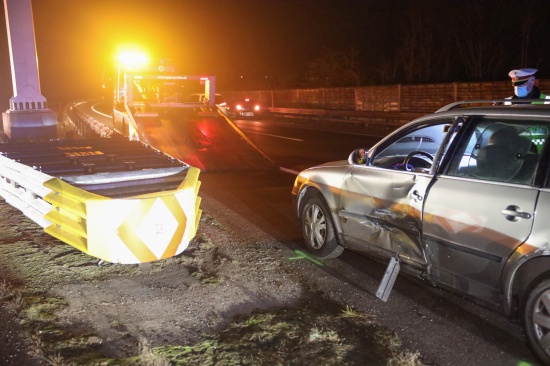 Blechsalat und Leichtverletzte: Serienunfall mit mehreren Fahrzeugen auf Innkreisautobahn in Wels