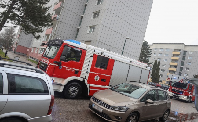 Erneut Einsatz der Feuerwehr in Wels-Lichtenegg aufgrund von angebranntem Kochgut