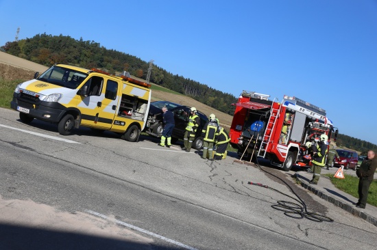 Schwerverletzter bei Verkehrsunfall im Kreuzungsbereich in Gaspoltshofen