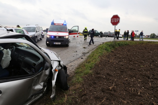 Verkehrsunfall im Kreuzungsbereich in Marchtrenk forderte zwei Verletzte