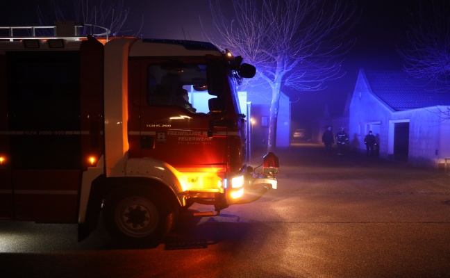Einsatz nach Brand eines Adventkranzes in einem Wohnhaus in Wels-Pernau
