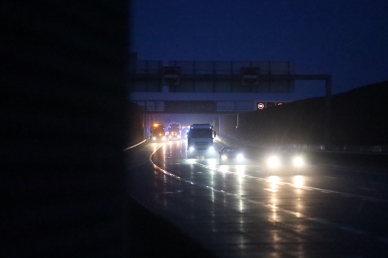 Stauchaos nach schwerem Unfall auf Westautobahn in Ansfelden