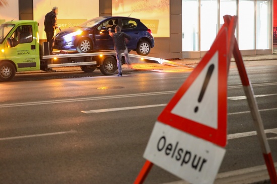 Kreuzungskollision auf Wiener Strae in Vcklabruck