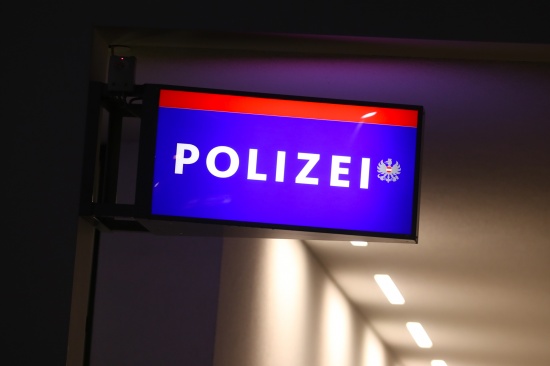 Polizei- und Notarzteinsatz: Mutter von ihrer eigenen Tochter schwer verletzt