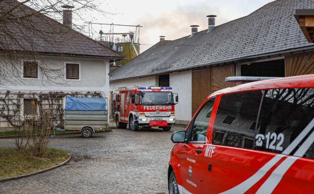 Gemeldeter Brand auf Bauernhof in Bad Wimsbach-Neydharting bewahrheitete sich zum Glück nicht