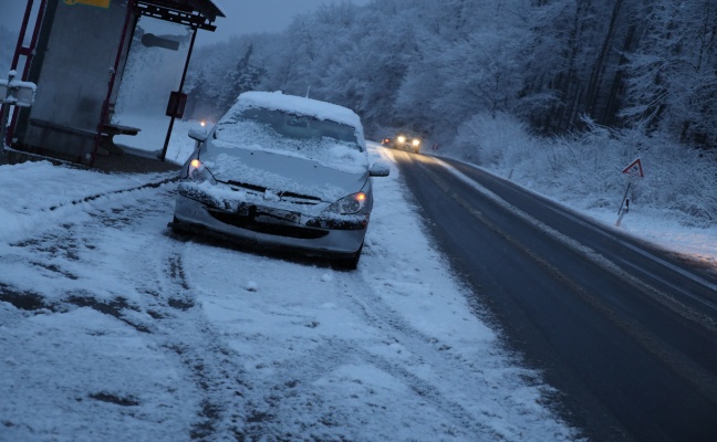 Schneefall: Verkehrsunfälle auf Wiener Straße bei Attnang-Puchheim enden glimpflich