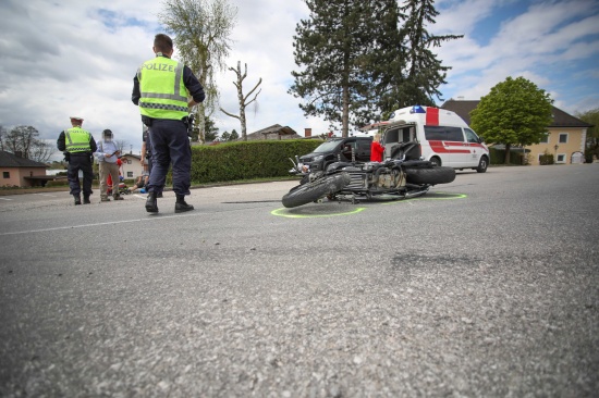 Motorradlenker bei Verkehrsunfall in Buchkirchen verletzt