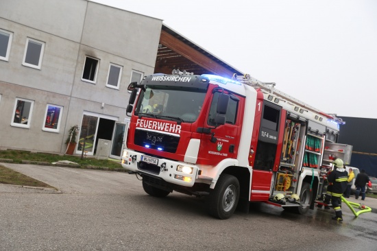 Brand in einer Kche eines Firmengebudes im Gewerbegebiet Weikirchen an der Traun