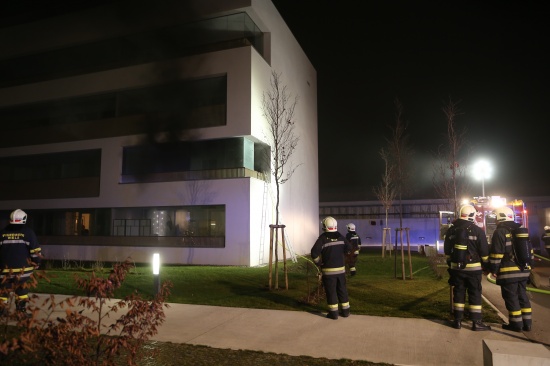 Ein Verletzter bei Wohnungsbrand in Wels-Lichtenegg