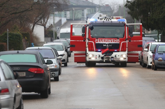 Brandverdacht in einem Mehrparteienhaus durch Wasserdampf beim Kochen