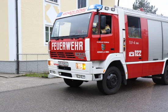 Einsatzkrfte bei Personenrettung in Aschach an der Donau im Einsatz