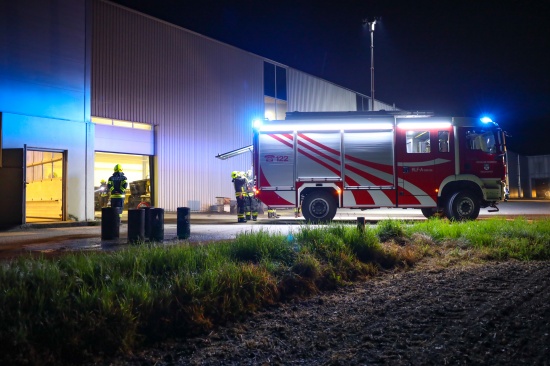 Brand einer Absauganlage eines Stahlbauunternehmens in Neuhofen an der Krems