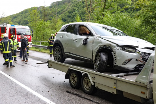 Kollision zweier PKW auf Nibelungenstrae bei Engelhartszell fordert eine verletzte Person