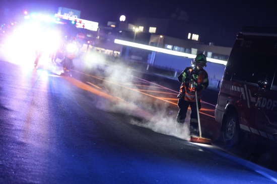 lspur nach Turboschaden: Nchtlicher leinsatz fr die Feuerwehr in Marchtrenk