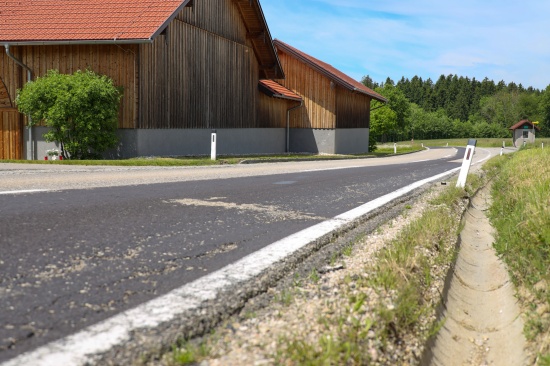 Tdlicher Unfall: Motorradlenker (31) starb nach schwerem Sturz auf Hausruckstrae bei Eberschwang