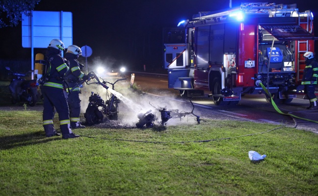 Zwei abgestellte Mopeds in Buchkirchen in Flammen aufgegangen