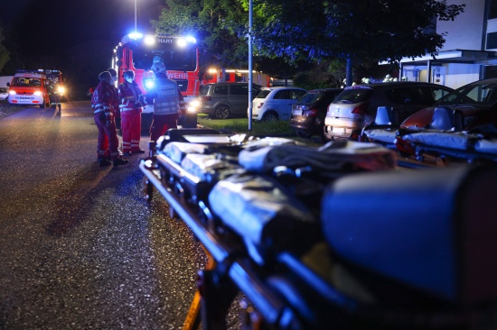 Drei Verletzte bei Kellerbrand in einem Mehrparteienwohnhaus in Leonding