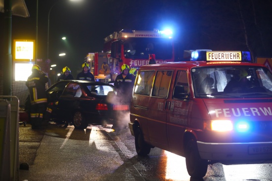 Fahrzeuglenker bei Verkehrsunfall in Schwanenstadt leicht verletzt