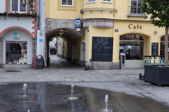 Prgelattacke und Raub in Wels-Innenstadt offenbar von unterschiedlichen Gruppen verbt