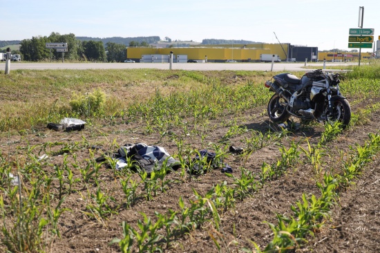 Motorradfahrer bei Kollision mit Kleintransporter in St. Georgen bei Grieskirchen schwer verletzt