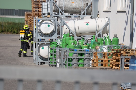 Gemeldete Gasexplosion bei Chemiebetrieb in Edt bei Lambach sorgt fr greren Einsatz