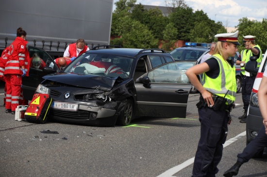 Schwerer Verkehrsunfall auf Wiener Strae in Marchtrenk