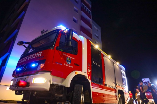 Brand in einer Wohnung eines Mehrparteienwohnhauses in Stadl-Paura