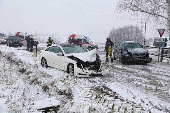 Vier Schwerverletzte bei Verkehrsunfall in Michaelnbach