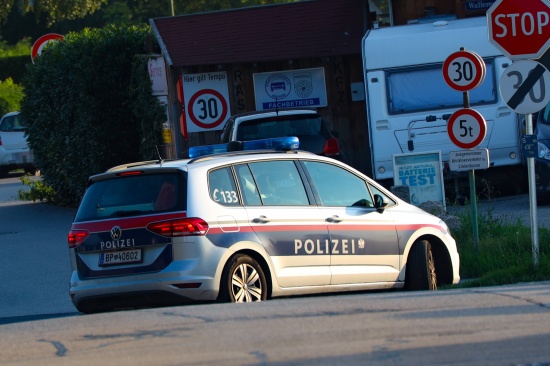 "Derfad ned v gwen sei": Einsatzkrfte zu Personenrettung nach Wels-Puchberg alarmiert