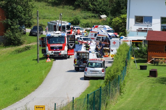 Kohlenmonoxid-Unfall in Lasberg: Zwei Kleinkinder (3 und 5) reanimiert, Mutter (32) schwer verletzt